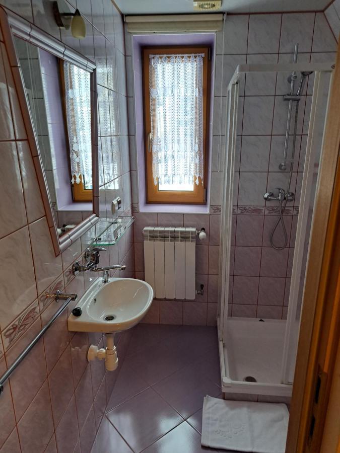 U Lassakow Poronin Buitenkant foto